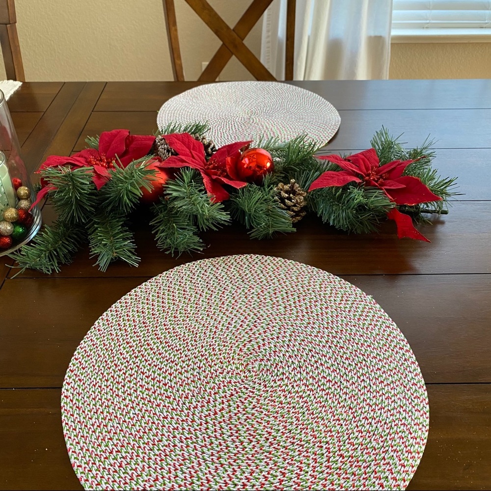 Round Christmas Placemats Red and Green